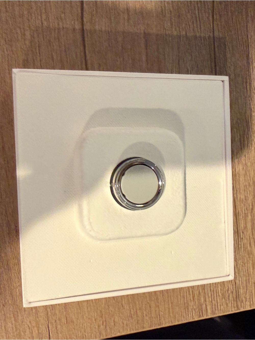 Oura Ring 4 Silver Size 8 - Picture 4 of 9